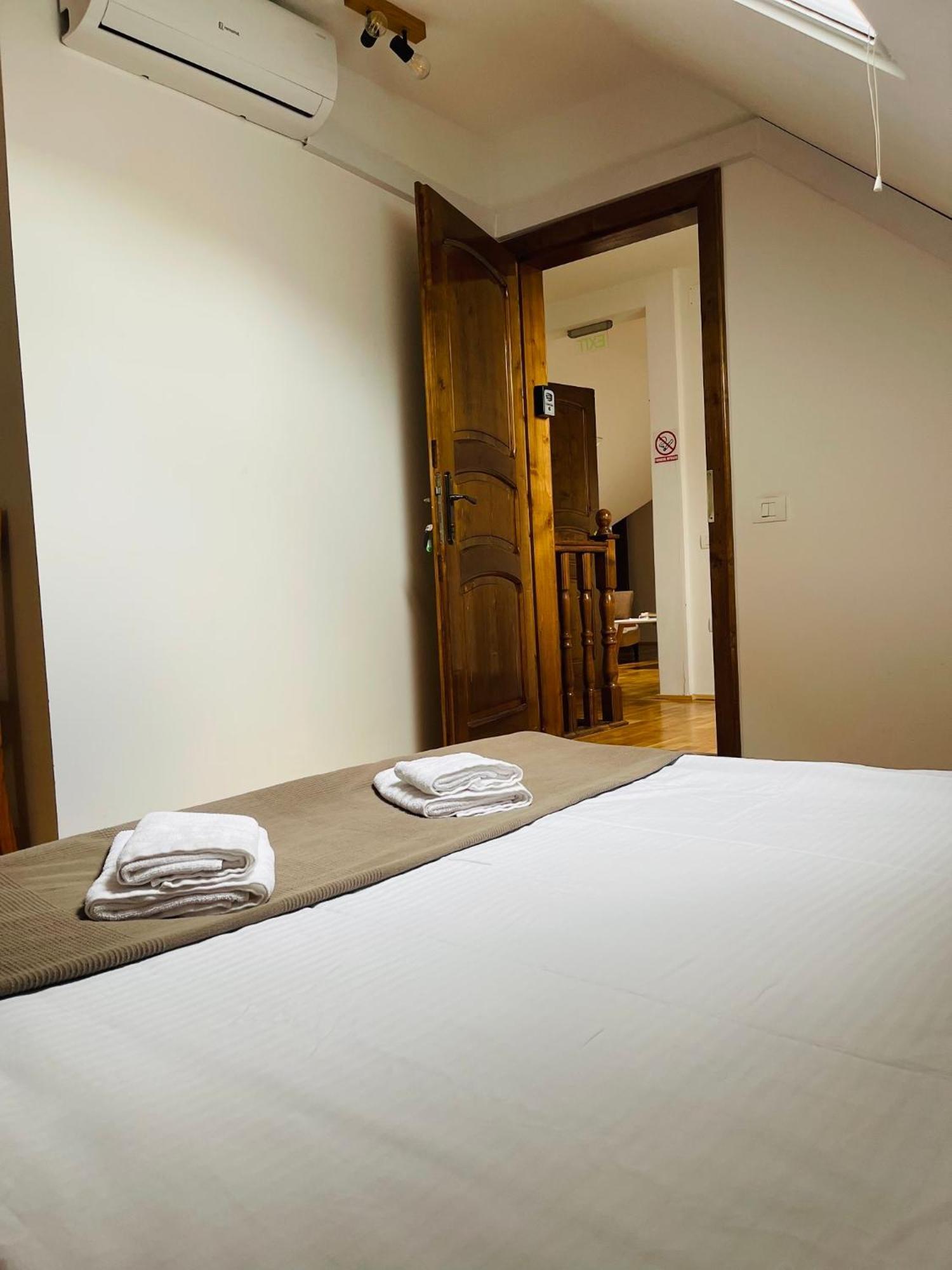 Domeniul Bondarelului Hotel Ocolisu Mic Bagian luar foto